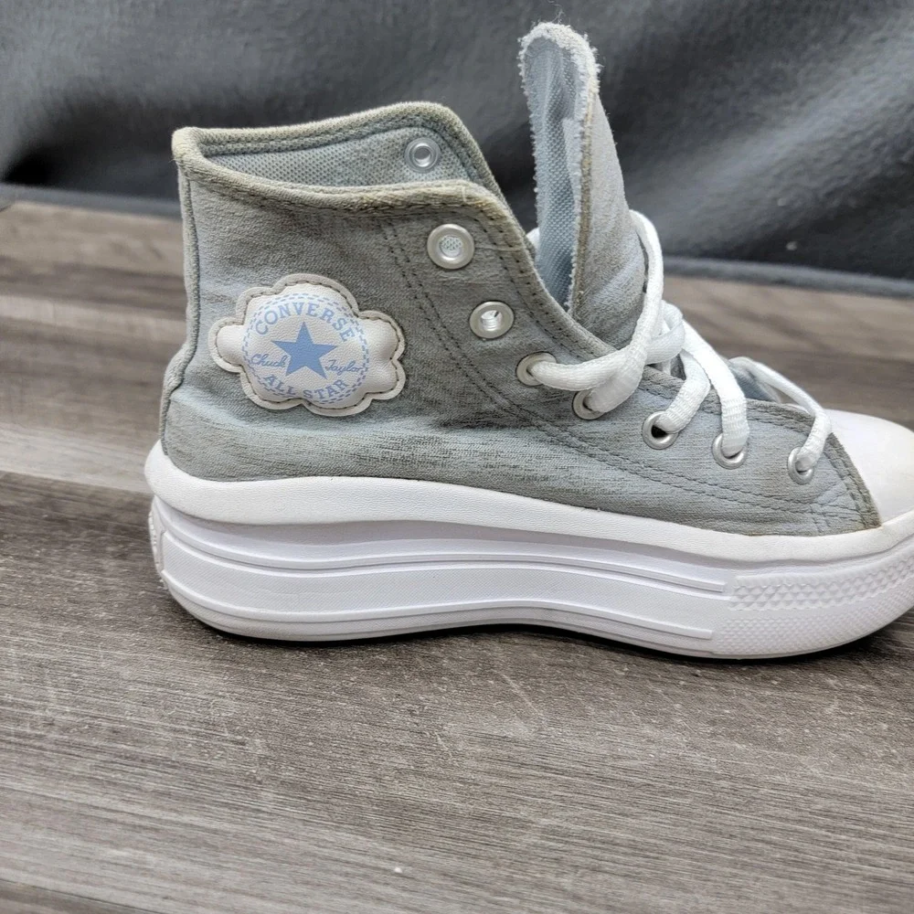 Converse Chuck Taylor All Star Shoes Youth Size 2 High Top Platform Sneakers